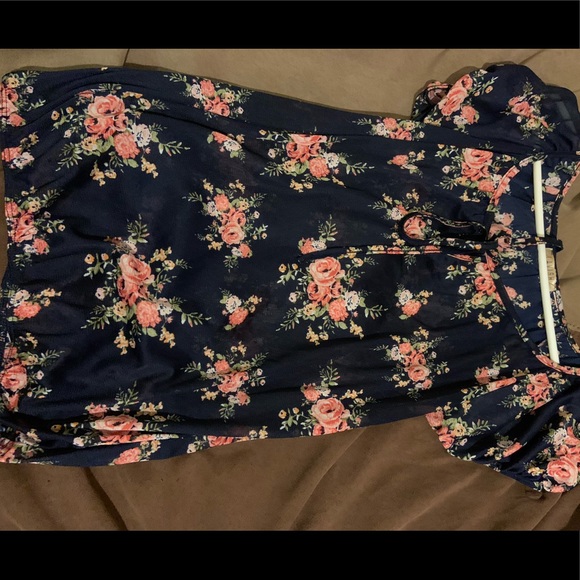 Clothes - Picture 1 of 2